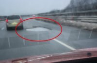 Viewer reported a huge pothole on Hemus motorway