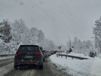 Километрично задръстване при Симитли заради кукерския фестивал