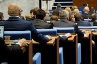 Скандали и спорове в парламента заради завишените разходи на държавата