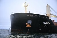 Много неизвестни има със случая с "Вежен", задържането на котвата е тройно осигурено, каза кап. Димитров
