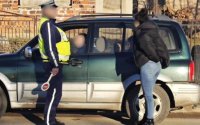 След обвинения за насилие: Свидетели разказват за случилото се между пътния полицай и пътуващите