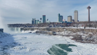 Ниагарският водопад замръзна