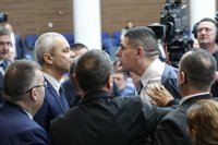 Обиди и закани за бой в НС: В епицентъра е законът за чуждестранните агенти