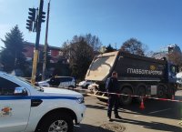 Възрастна жена загина, блъсната от камион в София