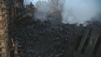 Все още тлее пожарът в склада за пелети между "Илиянци" и "Требич" в София