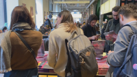 Убежища на нормалността - все повече книжарници отварят в Киев