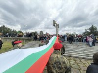 300-метров трибагреник се развя над Мемориалния комплекс "Бранителите на Стара Загора"