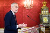 Новото правителство на Австрия полага клетва пред президента