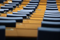 10 министри отговарят на депутатски питания в НС
