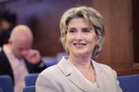 Весела Лечева поздрави новия президент на МОК Кристи Ковънтри