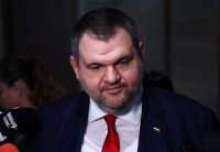 Пеевски се обяви "за" увеличение на заплатите в сектор "Сигурност"