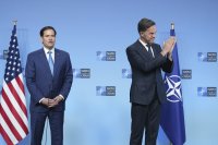 Среща на външните министри от НАТО: САЩ остават в Алианса