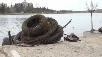 От автомобилни гуми до буркани: Водолази изчистиха морското дъно в Созопол