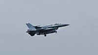 Първият български изтребител F-16 кацна на авиобаза "Граф Игнатиево" (ВИДЕО)