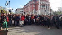 След смъртта на Сияна: Протест пред Съдебната палата в Плевен