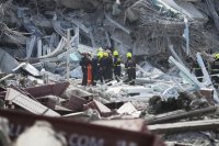 Мъж беше изваден жив от руините 100 часа след разрушителното земетресение в Мианмар