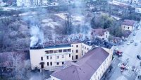 Голям пожар изпепели покрива на общежитието на Гимназията по приложни изкуства в Трявна