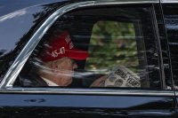 "Икономически Армагедон": Шок на борсите заради митата на Тръмп, ще се стигне ли до рецесия?