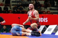 Кирил Милов стартира с победа на европейския шампионат по борба в Братислава срещу румънеца Нику Ожог
