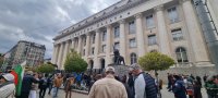Пореден протест "Вън Пеевски от властта" в София