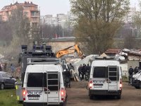 Започна събарянето на незаконните постройки в "Захарна фабрика"