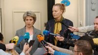 Весела Лечева и Стефка Костадинова ще управляват заедно до решението на съда
