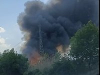 Пожар избухна край езерото Вая в Бургас