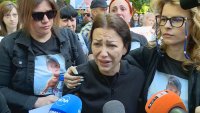 След смъртта на Ангел в зъболекарски кабинет: "Върнете ни детето, кой ще ни го върне?"