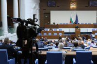 Заради парите по ПВУ: Парламентът прие закон за защита на лицата, подаващи сигнали за нарушения