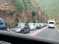 Интензивен трафик и задръствания се образуваха в Кресненското дефиле
