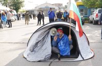 Ватман за заплатата си: "Гола вода сме"