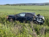 Пиян шофьор обърна автомобила си в канавката край село Черни връх