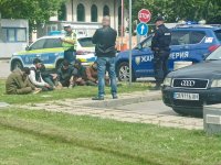 Задържаха мигранти на "Цариградско шосе" в столицата (СНИМКИ)