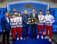 Иван Пешев награди златните медалисти от турнира по таекуондо „Купата на президента“