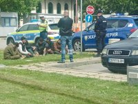 Задържаха мигранти на "Цариградско шосе" в столицата (СНИМКИ)