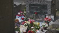 След 37 години откриха откраднатия бюст от гроба на Джим Морисън
