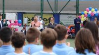 Олимпийски и европейски шампиони тренираха с деца от столични училища