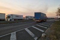 Проверки на тирове и автобуси – какви са нарушенията?
