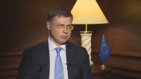 Валдис Домбровскис пред БНТ: По-никските разходи ще компенсират негативният ефект от превалутирането в евро