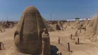 Музей на открито: 200 пясъчни фигури посрещат гостите на турският курорт Анталия