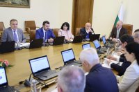 Държавата отчете успешната евакуация на българи от Израел