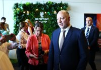 Росен Желязков: 12 българи от Иран са евакуирани