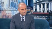 Караджов: Да се влачат нагоре-надолу... Целият този лабиринт, който сме им спретнали на летището, е недопустим