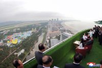 На море в Северна Корея: Ким Чен Ун откри луксозен курорт с капацитет от 20 000 посетители