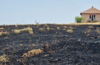 Продължава гасенето на пожара край селата Устрем и Срем