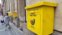 Преди влизането на еврото: Обучават служителите в пощите как да обменят пари