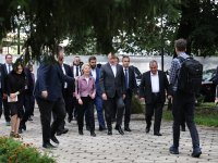 Урсула фон дер Лайен в България: Нови военни заводи и до 1000 работни места във ВМЗ – Сопот