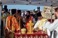 Божествена света литургия на остров Свети Иван край Созопол (СНИМКИ)