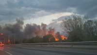 Пожар в София: Горят сухи треви между Казичене и кв. "Димитър Миленков"