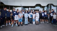 Българските футболни национали срещнаха с деца от Лятната художествена академия